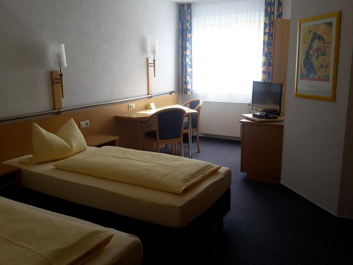 Motel Am Highway Althengstett Extérieur photo