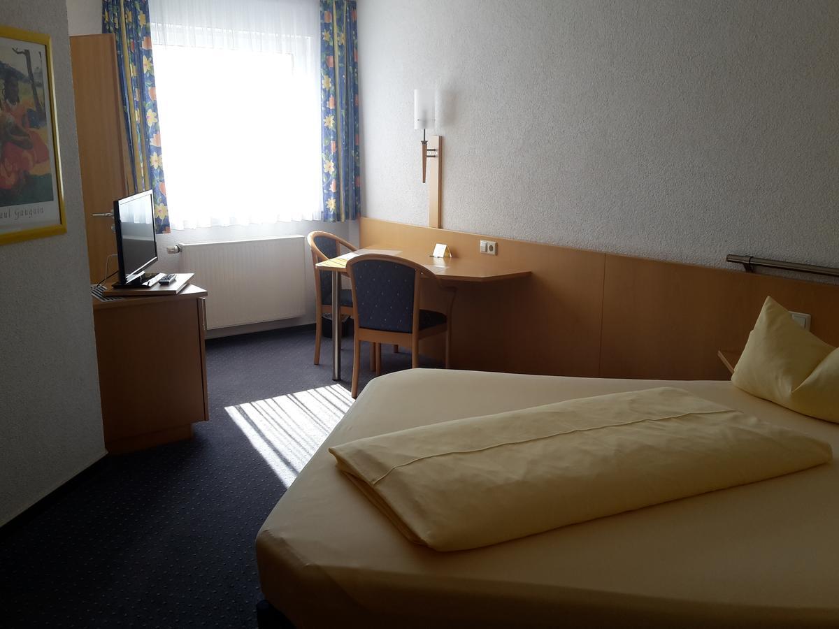 Motel Am Highway Althengstett Extérieur photo