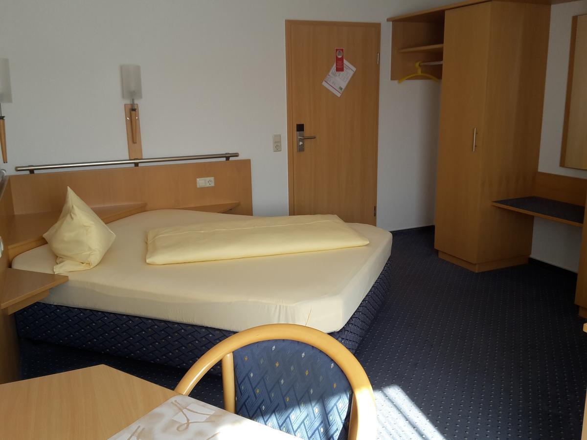Motel Am Highway Althengstett Extérieur photo